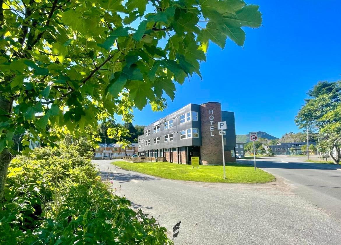 Marina Hotel Lofoten สโวลแวร์ ภายนอก รูปภาพ
